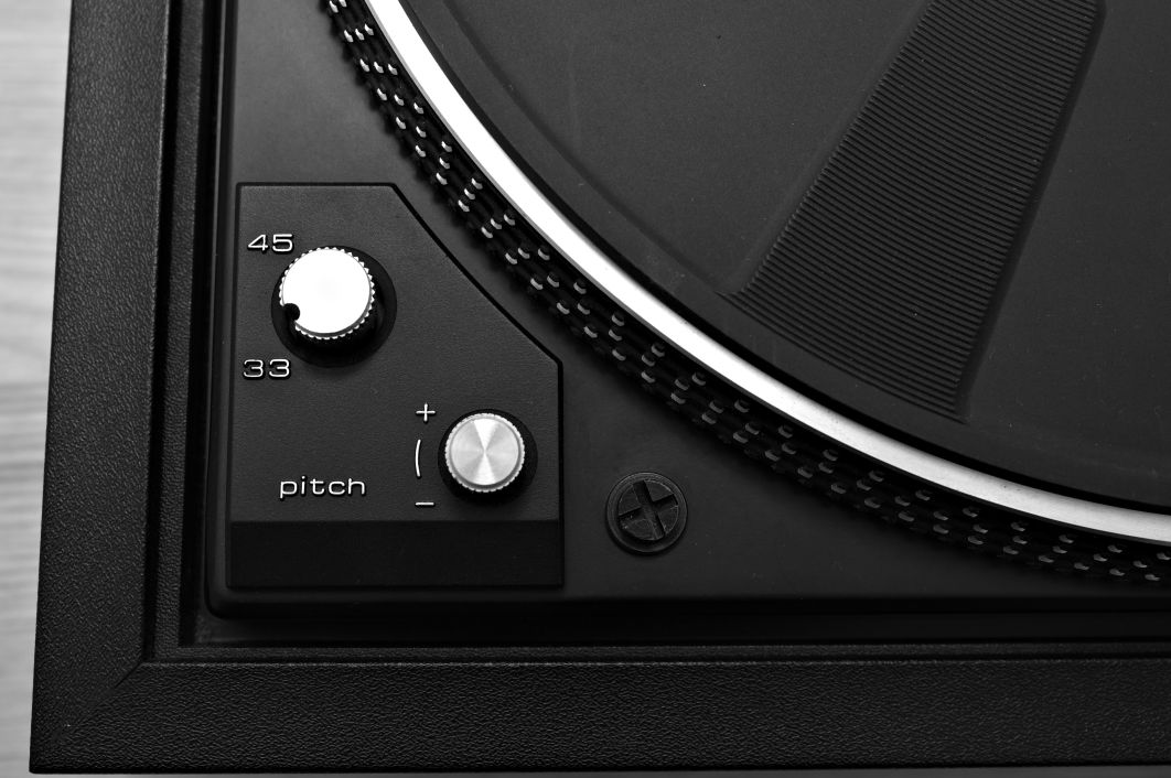 How to use the turntable pitch control Turntable Adjustment